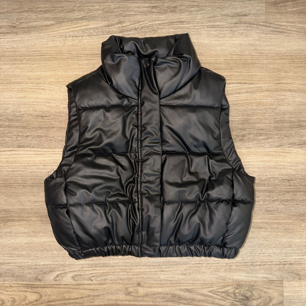 OFFLINE by Aerie Real Luxe Black Faux Leather Puffer Vest Cropped Small 07/23
